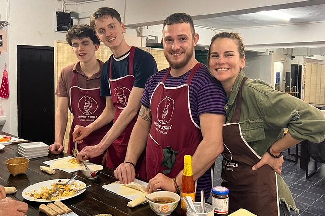 Lanna Smile Thai Cooking Class in Chiang Mai with Market tour - Morning versus evening: picking the right session