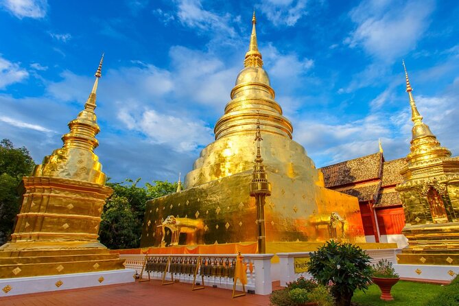 Long Neck Village, Silver Temple & Chiang Mai Top Cultural Sites - Stop 4: Karen Long Neck Village, what the brass rings symbolize