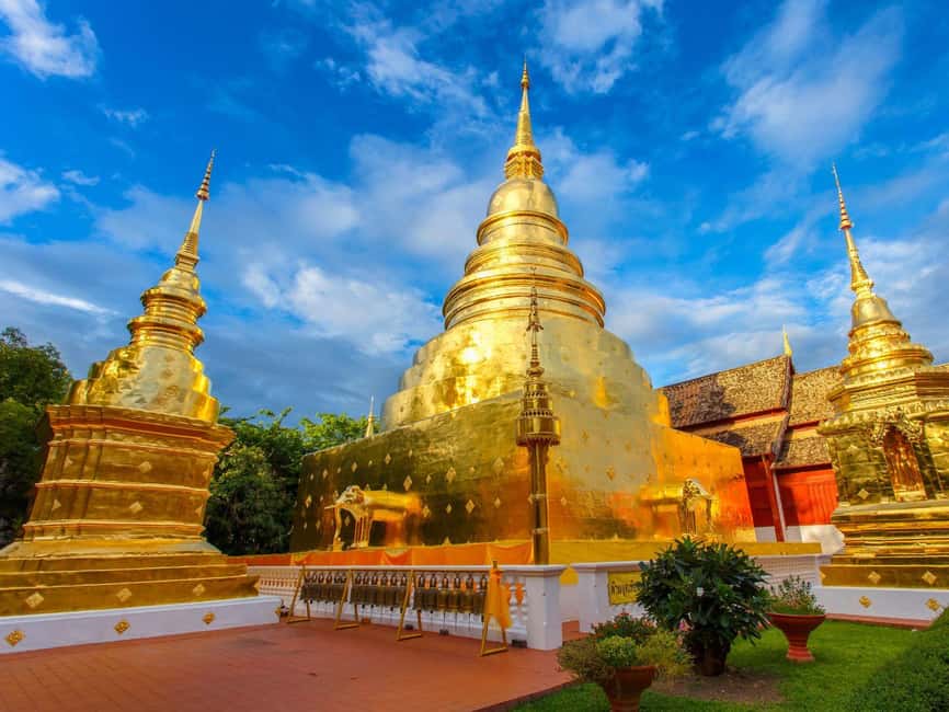 Long Neck Village, Silver Temple & Chiang Mai Top Sites - Wat Chedi Luang: Great Stupa Vibes and Emerald Buddha History