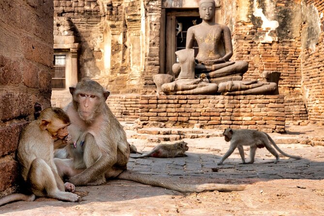 Lopburi Monkey Temple & Ayutthaya Old City Tour From Bangkok - Phra Prang Sam Yot: Khmer roots in Lopburi