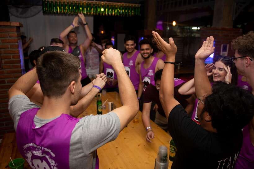 Mad Monkey Bangkok Pub Crawl - Mad Monkey Bangkok Pub Crawl in five hours: what you get for $15