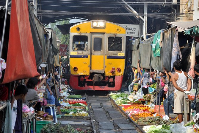 Maeklong & Damnoen Saduak Markets: Railway & Floating Market Tour - The Drive From Bangkok Is Part of the Experience, Not a Detour