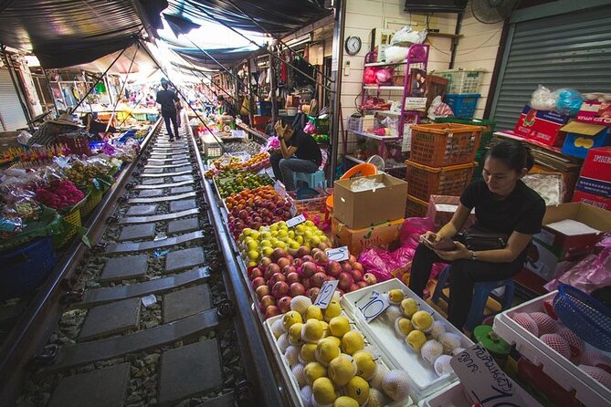 Maeklong Railway Market and Damnoen Saduak Floating Market Tour From Bangkok - The Train Ride and Why It Matters More Than a Photo