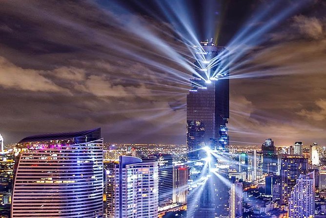 Mahanakhon Building Skywalk - Free Upgrade to Rooftop - The ride up: high-speed elevator plus multimedia distractions