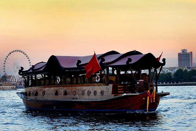 Manohra 5-Star Luxury Dinner Cruise with Pre-Canapés in Bangkok - Service on Manohra: attentive staff, small celebrations, and a calmer boat
