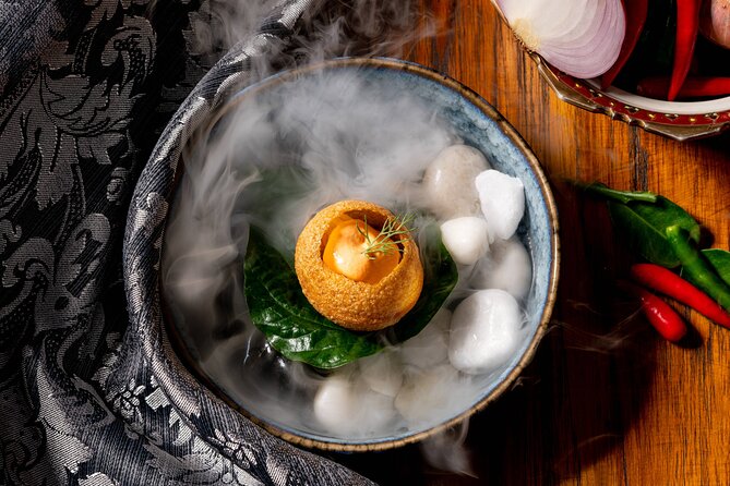 Manohra Cruise Luxury Dining - Check-in at Anantara Riverside and the pre-boarding welcome