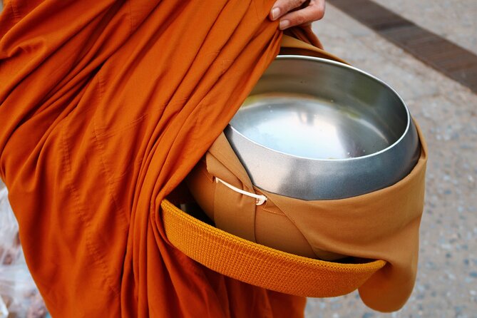 Morning Buddhist Almsgiving, Grand Palace and Flower Market Tour in Bangkok - How Almsgiving Works, What You’ll Do, and Where the Mood Can Change