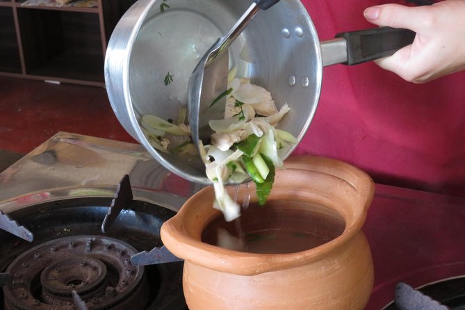 Morning Thai cooking class - Morning market start: where your ingredients begin at Kad Kom Market