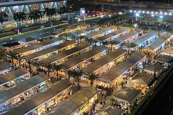 Night life in Bangkok - Jodd Fairs Train Night Market(Joint) - Food and Drinks: Where the Fun Is, and Where Expectations Can Clash