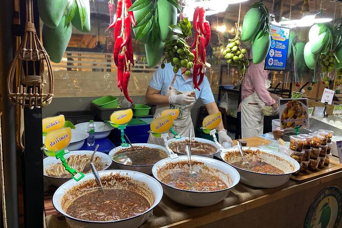 Night life in Bangkok - Jodd Fairs Train Night Market(Joint) - Crowds, Weather, and How to Make It Comfortable