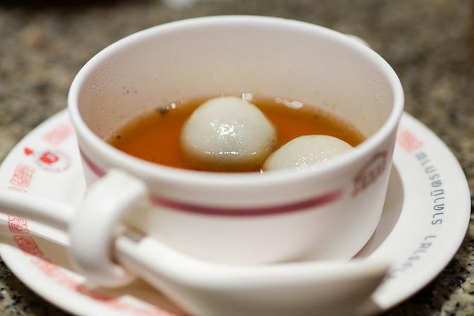 Night Street Food Tour of Bangkok's Chinatown - Chinatown at 6:00 pm, when food becomes the plan