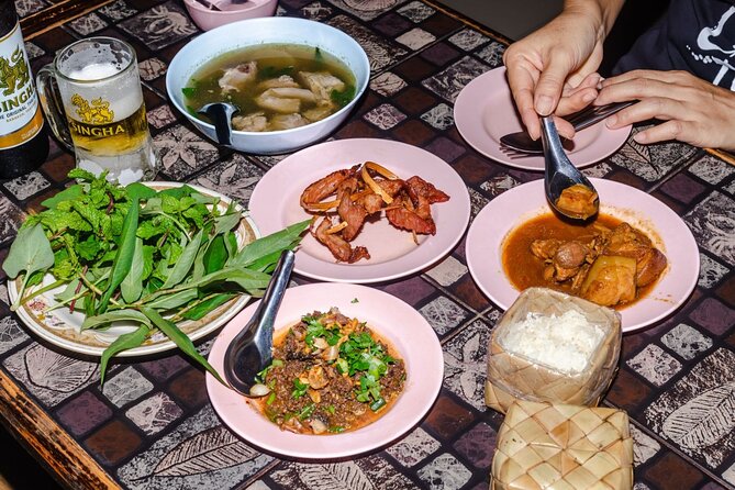 Northern Flavours Chiang Mai Food Tour with 15+ Tastings - Market and noodles: where the Burmese influence shows up