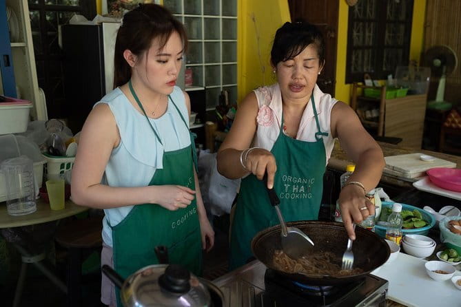 Organic Thai cooking class - A small-group organic kitchen with Phuket garden views