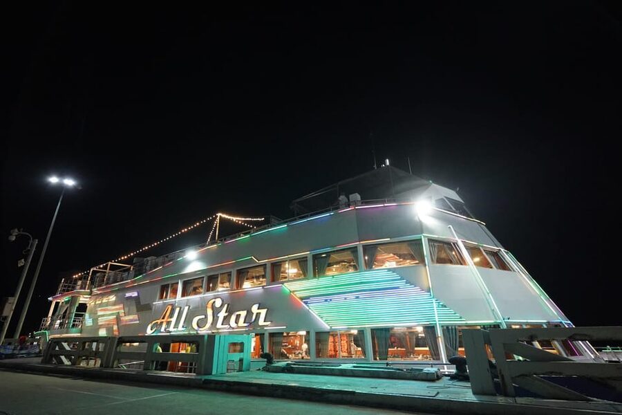 Pattaya: All Star Dinner Cruise, Cabaret Show & Beer Buffet - The buffet on a cruise: what you will eat, and how to handle crowds