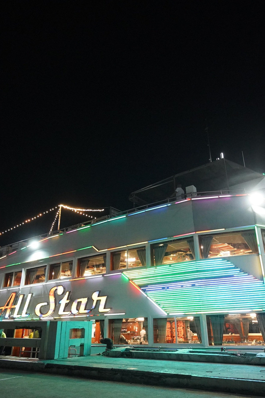 Pattaya: All Star Dinner Cruise, Cabaret Show & Beer Buffet - Views of Pattaya Bay, and the best moments to look up