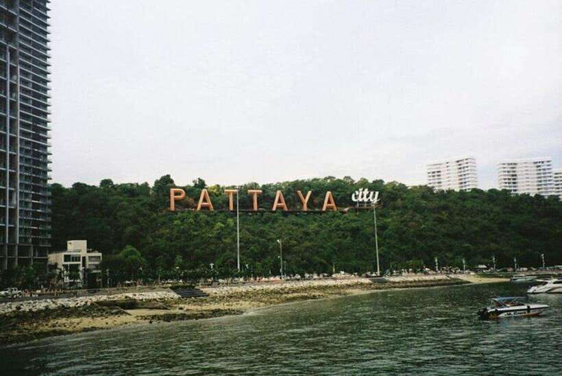 Pattaya: Buddha, Floating Market, Gems Museum Tour & Lunch - Laser Buddha Mountain or Kai Chi Chan: Your Route’s Late-Day Wow Moment