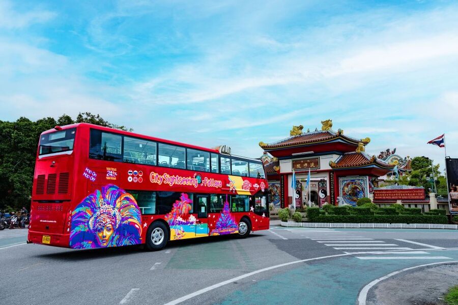 Pattaya: City Sightseeing Hop-On Hop-Off Bus Tour - Underwater World and Outlet Mall: Ending the Day With Animals or Air Conditioning