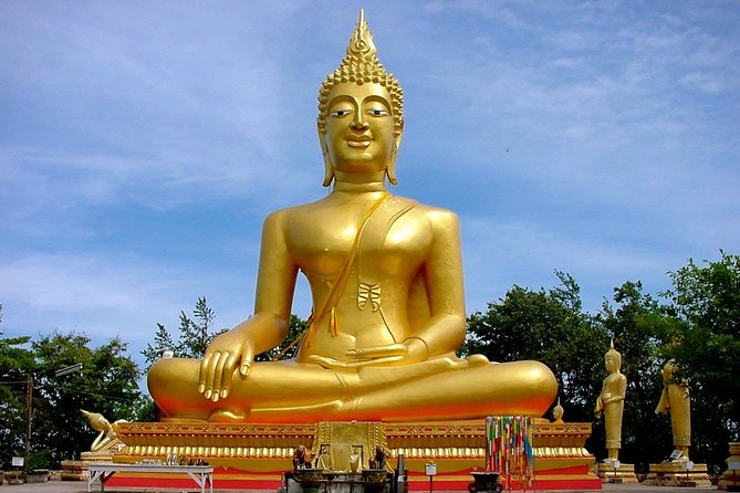 Pattaya City Tour : Big Buddha, Viewpoint & Gems Gallery - Wat Phra Yai, Big Buddha Temple: What to Look For