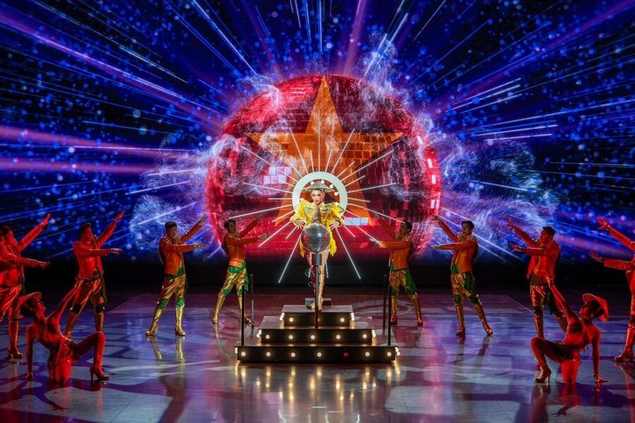 Pattaya: Colosseum Show Experience - The cabaret performance: costumes, color, and fast momentum