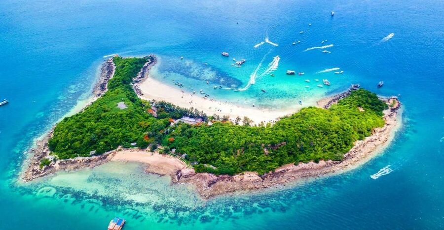 Pattaya: Coral Island & Sak Island Adventure Trip - Ko Sak Reef Time: Snorkeling and Paddleboarding Setup