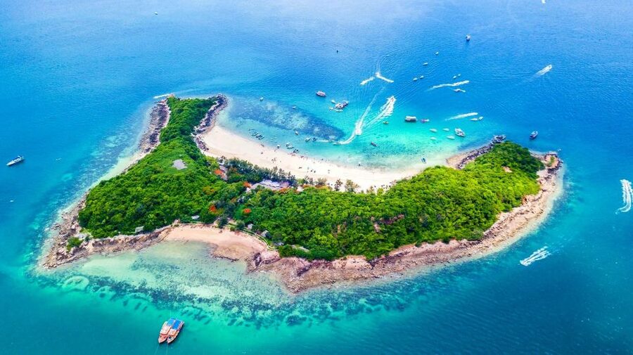Pattaya: Coral Island & Sak Island Adventure Trip - Parasailing From Manta Marina: The Fast Adrenaline Hit