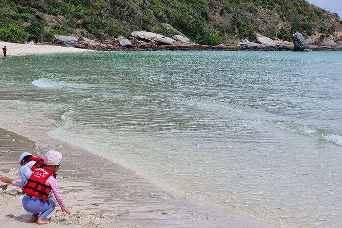 Pattaya Full-Day SUNSET Yacht exclusive Island(Buffet,Snorkeling) - Stop 1: Koh Phai (Bamboo Island) for white sand and your main water time