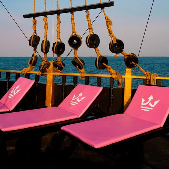 Pattaya: Koh Larn Pirate Cruise with Transfer & Activities - Price and value: why it can work for families
