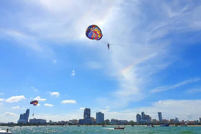 Pattaya: Parasailing Experience - The Manta Marina Speedboat Setup and What Happens Before You Fly