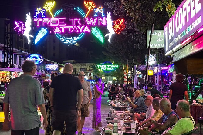 Pattaya: Rooftop, Nightclubs, Nightmarket & Walking Street - Stop 1: Horizon Rooftop Restaurant and Bar at Hilton, sunset-to-party transition