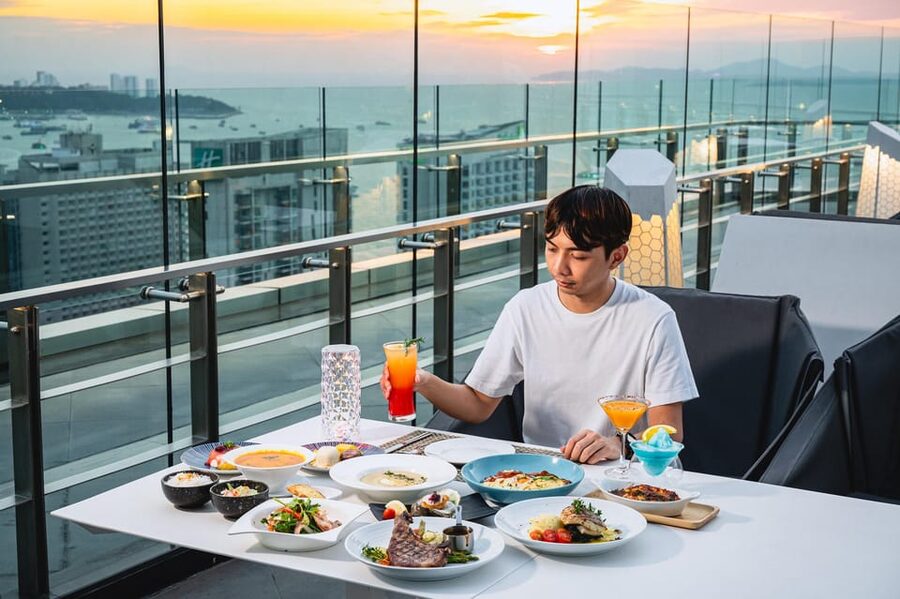Pattaya: The Sky 32 at Grande CentrePoint Hotel - Should you book this one?