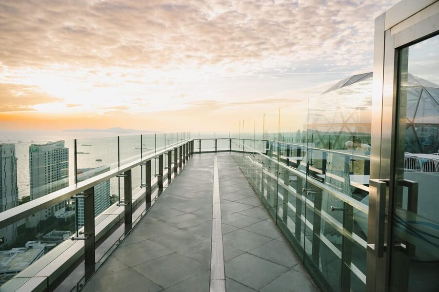 Pattaya: The Sky 32 at Grande CentrePoint Hotel - What you will eat: Thai and international fusion, built around favorites