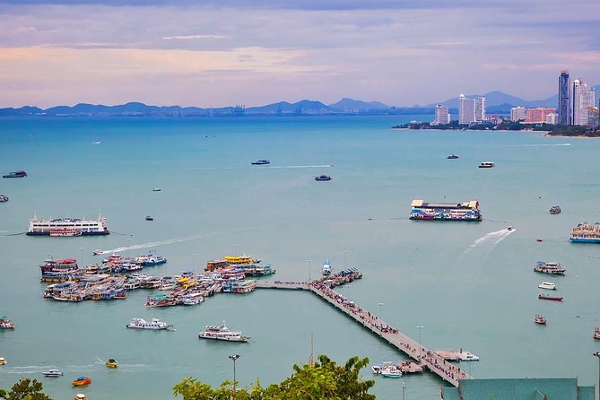 Pattaya Viewpoint, Big Buddha & Floating Market with Lunch - Big Buddha Temple (Wat Phra Yai): huge, photogenic, and fast