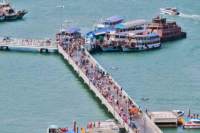 Pattaya Viewpoint, Big Buddha & Floating Market with Lunch - Floating Market lunch: the one truly relaxing part