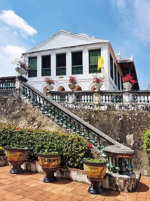 Petchaburi Temples & Royal Palace - small Join Group Tour - Lunch at The Royal Diamond: included, filling, and straightforward