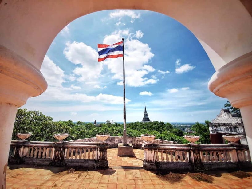 Petchaburi Temples & Royal Palace - small Join Group Tour - Phra Nakhon Khiri and the Summer Palace at Khao Wang Hill