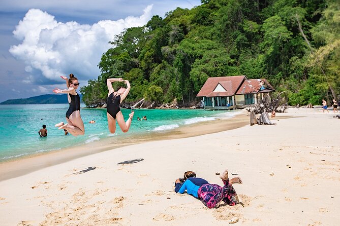 Phi Phi + 4 Islands Avoid the Crowds Tour From Krabi - Poda Island: breakfast vibes and the sunrise angle