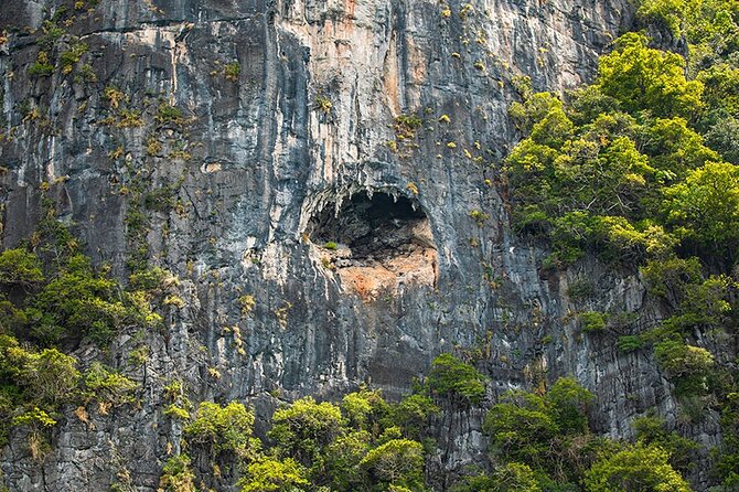 Phi Phi and Khai Islands Premium Service Trip by Seastar Andaman From Phuket - Food, drinks, and the onboard extras that make the day easier
