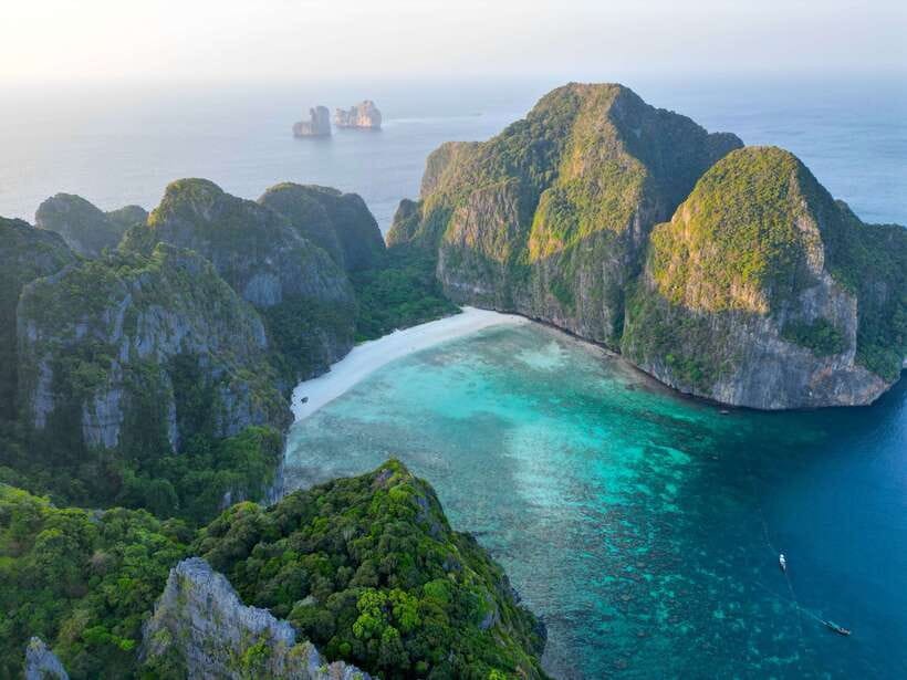 Phi Phi: Half-Day Tour with Maya Bay, Pileh Lagoon & Snorkel - Pileh Lagoon swim break and the turquoise reset