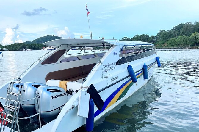 Phi Phi Islands Speedboat Full-Day Tour from Phuket+ Buffet Lunch - Maya Bay: the iconic cliffs, and why you should move with purpose