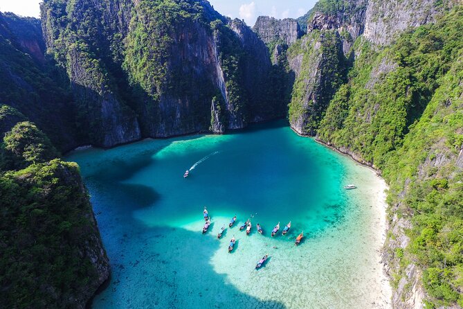 Phi Phi + James Bond islands Full day - Combo - Hongs of Phang Nga: canoeing under limestone and a beach reset