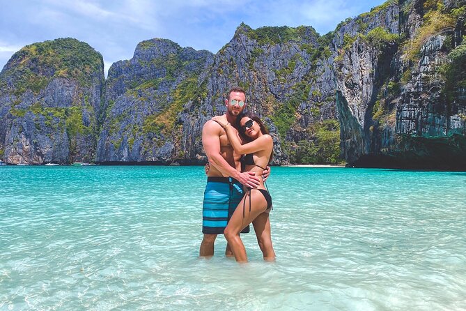PHI PHI & MAYA & BAMBOO Premium Catamaran Max 28 pax - Phuket Town hotel pickup to the pier, without the guesswork