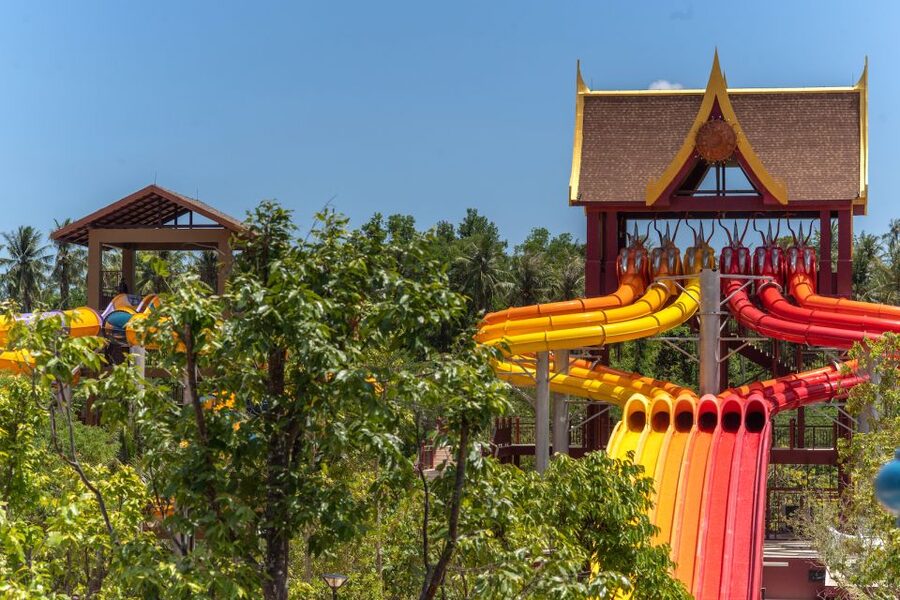 Phuket: Andamanda Water Park Ticket - Extreme slides and family fun in the same park