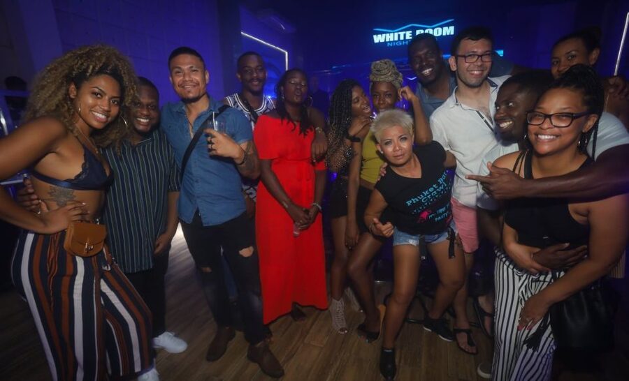 Phuket: Bar Crawl Tour - Free shots and free club entry, and what that value really is