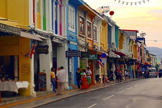 Phuket City Tour Half Day ( Best Seller ) 7 Points - Stop 5: Sino-Portuguese building and Chinese Baroque, Peranakan style