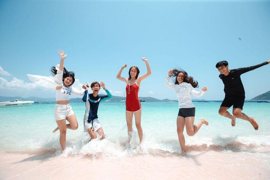 Phuket: Coral Island Half-Day Tour by Speedboat - Pickup to Chalong Pier: the schedule that shapes your whole morning or midday