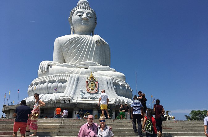 Phuket Full Day City tour & Lunch & Tiger Park - Wat Chalong (Chaithararam Temple): temple context plus photo time