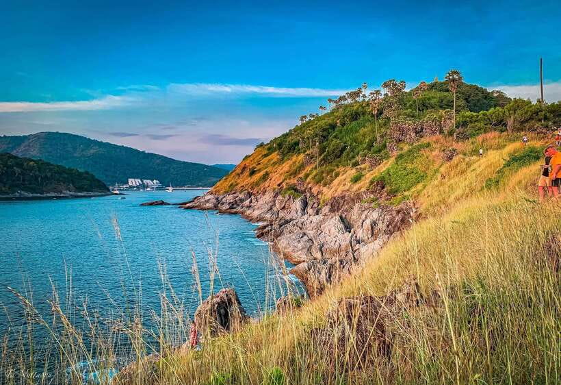Phuket: Half-Day Viewpoint, Big Buddha and Wat Chalong Tour - Big Buddha at Nakkerd Hills, 45 meters of views and statue details