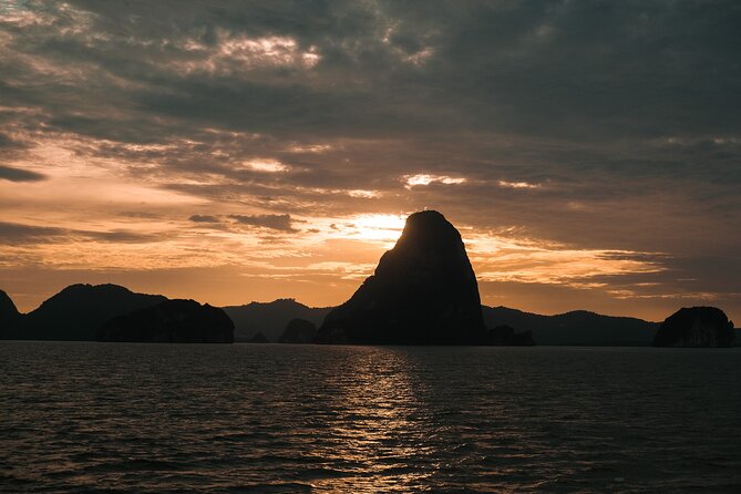 Phuket : James Bond Island and Phang Nga Bay by Premium Yacht - Yacht Comfort, Crew Service, and the VIP Feeling