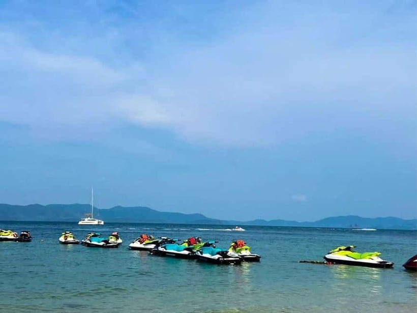 Phuket: James Bond Island Sea Canoe with lunch by Big Boat - Crew and safety: the guides make the caves make sense