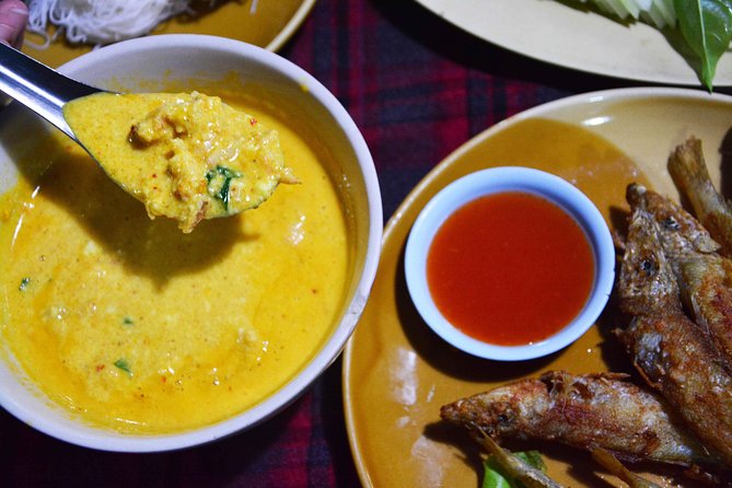 Phuket Night Food Tour & Old Town's Magical Lights - Door-to-Door Pickup and Private Minivan: Getting Your Evening Right
